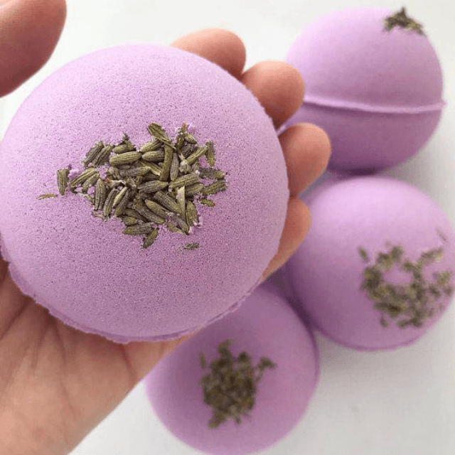 Lavender Lust Bath Bomb