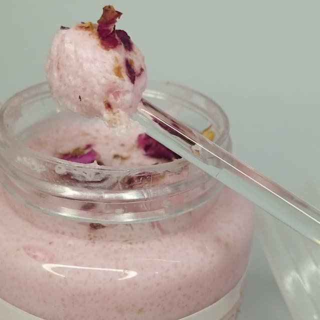 Rose Love - Foaming & Exfoliating Body Scrub.(reg)