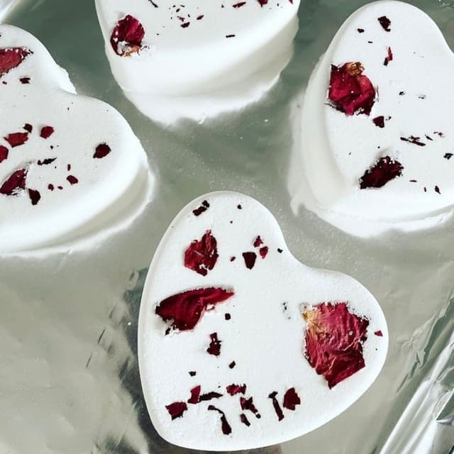 Valentine's special - Rose & jojoba oil heart bomb