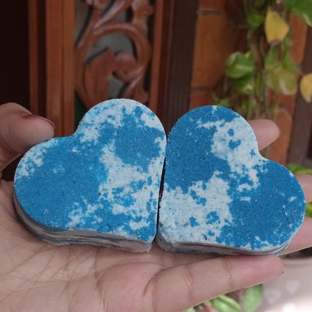Shades of blue - mini heart bomb /pc