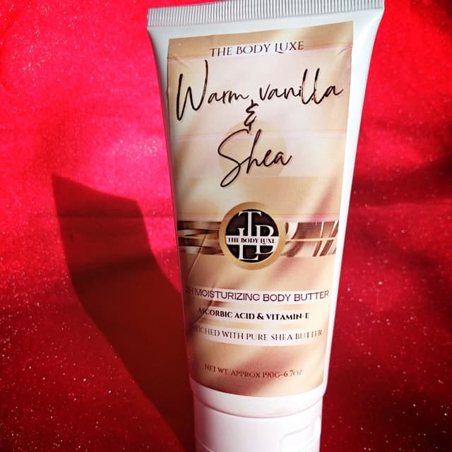 Warm vanilla & shea Ultra light body butter with ascorbic acid & vit-e