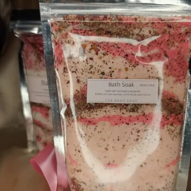 Rose Love Bath Soak Jumbo With Naturally Dried Rose Petal Powder.